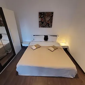 https://quiet-apartment-lipscani-bucharest.bucharesthotelsnow.com